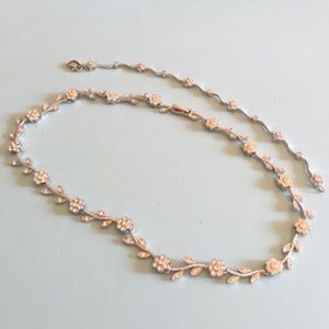 Flower bracelet & necklace set  🌸